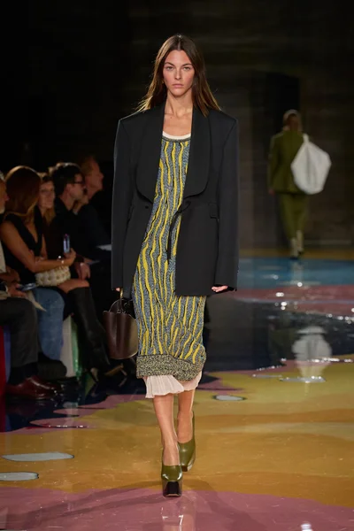 Look 63